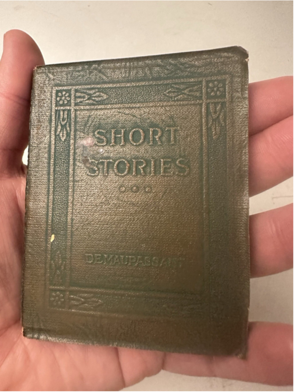 Vintage Little Leather Library Short Stories Guy de Maupassant Mini Book